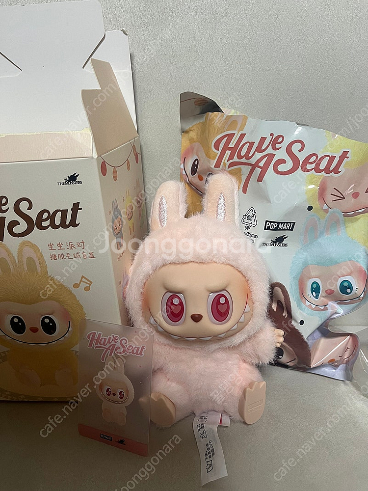 팝마트 라부부 나랑놀자 다다 판매합니다!--0