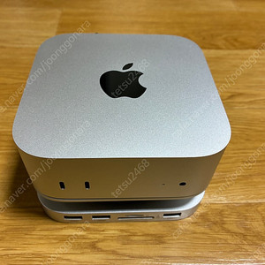 맥미니 M4 기본형 판매합니다~~