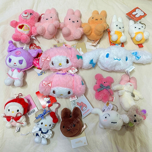 인형 키링 (미피 와사비베어 케어베어 쿠로미 마이멜로디 키티 짱구 흰둥이 모루인형 등)