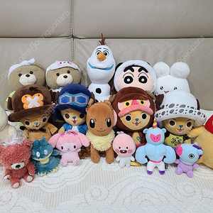 봉제인형 28개 모음 일괄 판매 (산리오 마이멜로디 쿠로미 헬로키티 케어베어 원피스 울라프 짱구 테드)