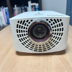 LG 미니빔 프로 판매합니다.