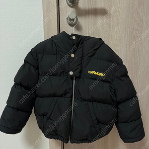 오프화이트 키즈 패딩 팝니다.