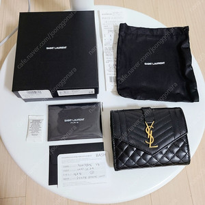 생로랑 YSL 모노그램 믹스 마틀라세 엔벨로프 반지갑 블랙 여성 중지갑 가죽 레더 동전 캐비어 퀼팅 골드 로고 명품 정품 송아지 소가죽 651028 BOW91