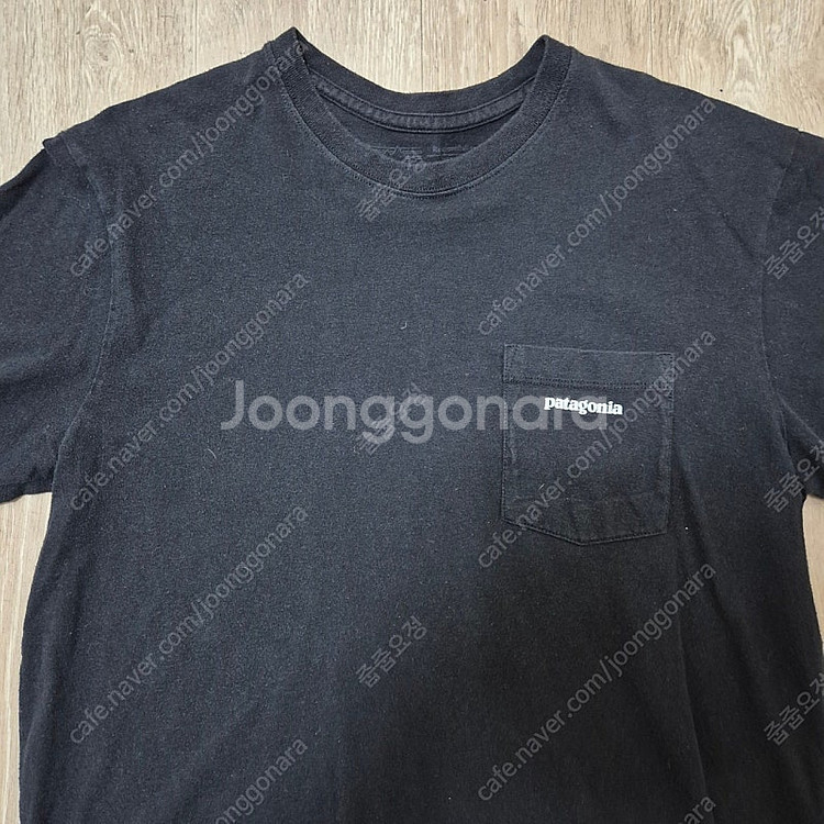 파타고니아 포켓 프린팅 반팔티셔츠--1