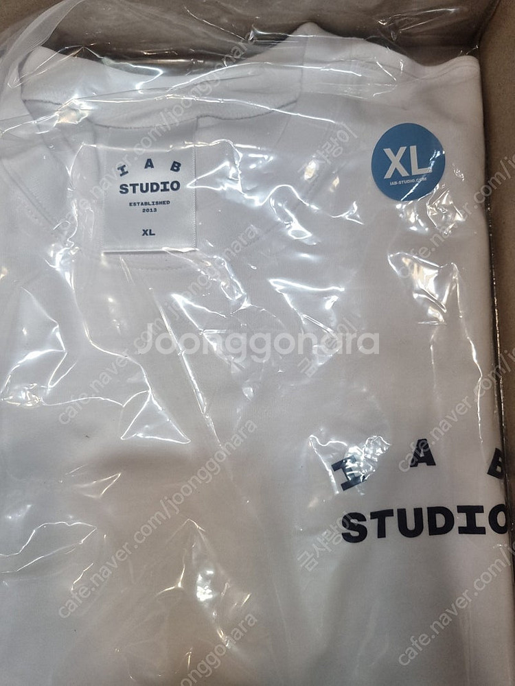 아이앱 스튜디오 화이트 네이비 반팔 xl 미개봉 새상품 iab--4