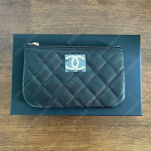 정품 샤넬미니파우치 블랙 금장24시즌