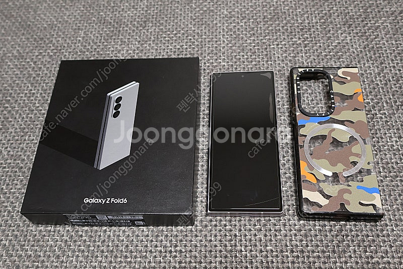 갤럭시 폴드6 256GB 실버 쉐도우 S급 판매합니다.--0