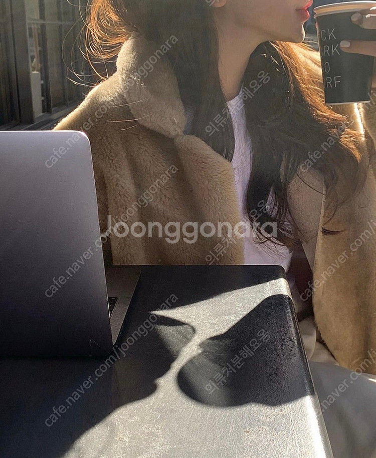 위드아웃썸머 마일드 퍼 코트--4