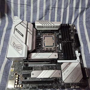 I5-13600K + B760-G STRIX GAMING WIFI 판매합니다.