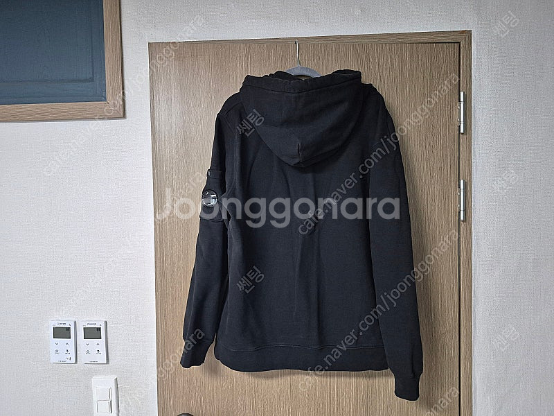 CP컴퍼니 후드티팝니다.--1