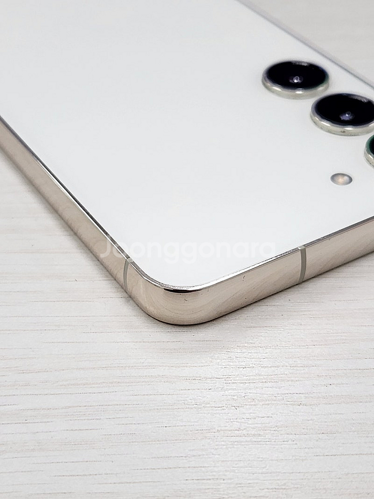 갤럭시 S23 크림색상 256용량 상태좋은 무잔상 미파손 단말기 37만 판매합니다--7