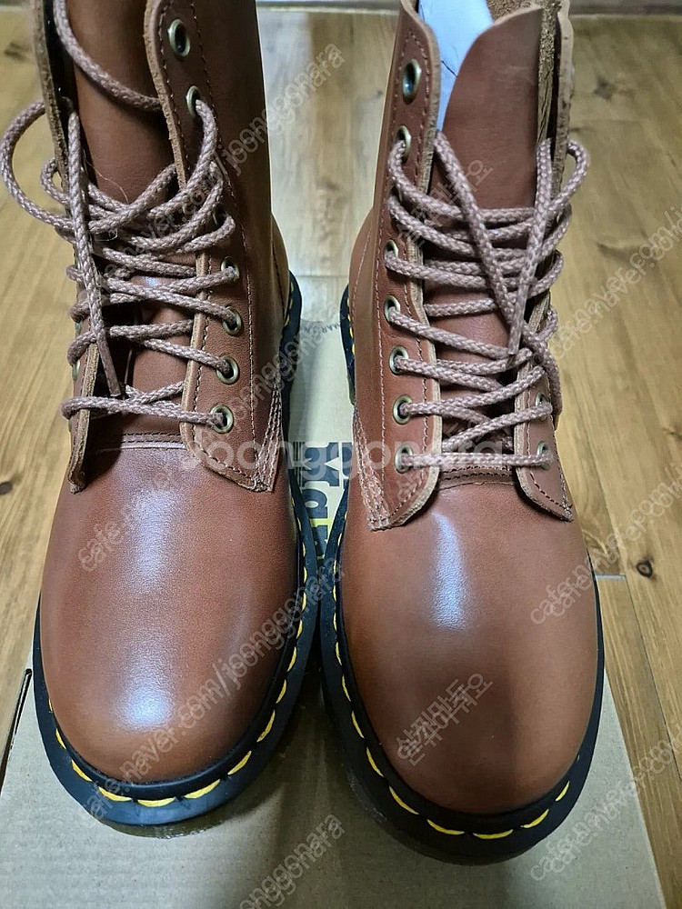[팜] 닥터마틴 8홀 부츠--1