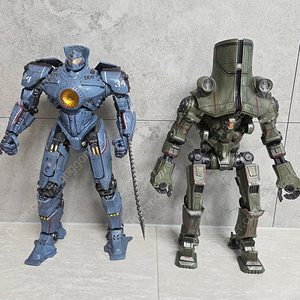 Neca 퍼시픽림 집시데인저 체르노 알파 18인치