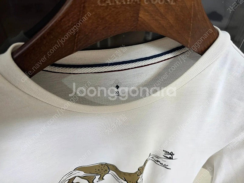 몽벨 흰색 반팔 티셔츠 싸게 팝니다 105 XL--1