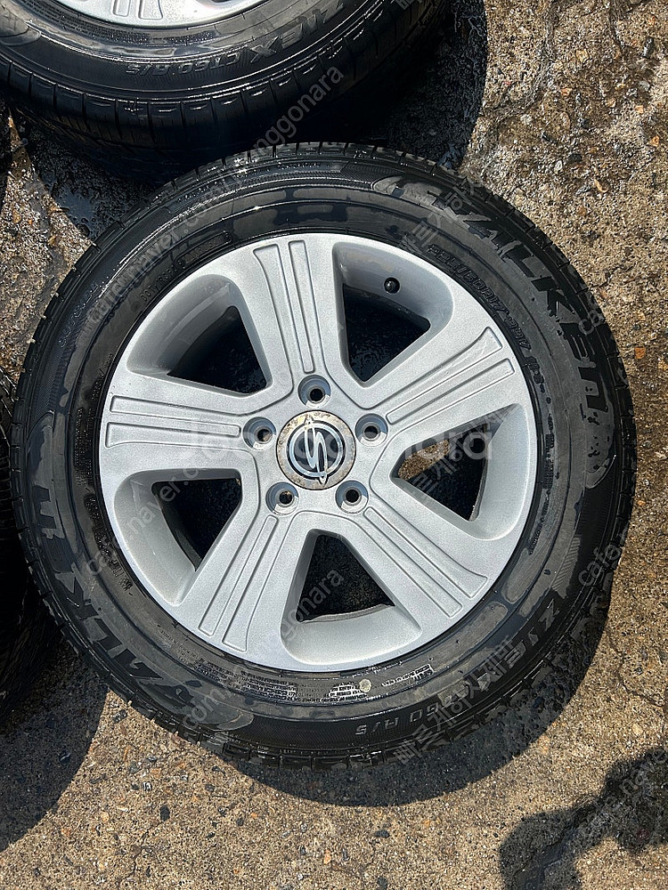 쌍용 투리스모 순정 17인치 휠타이어--3