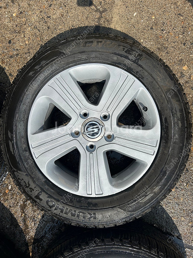 쌍용 투리스모 순정 17인치 휠타이어--4