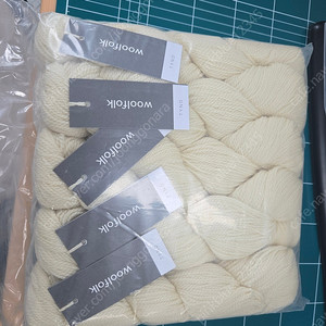 뜨개실 판매합니다