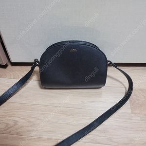 아페쎄 하프문 미니사이즈 팝니다