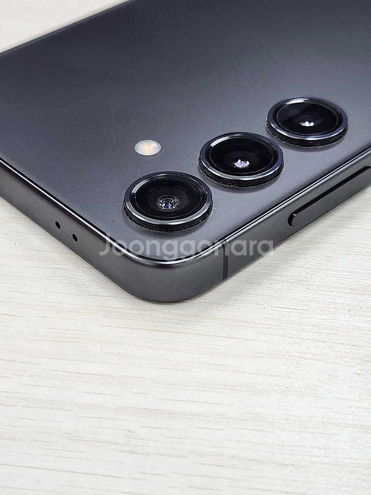 갤럭시 S24 블랙색상 256용량 새상품컨디션 초SS급 단말기 52만 판매합니다--6