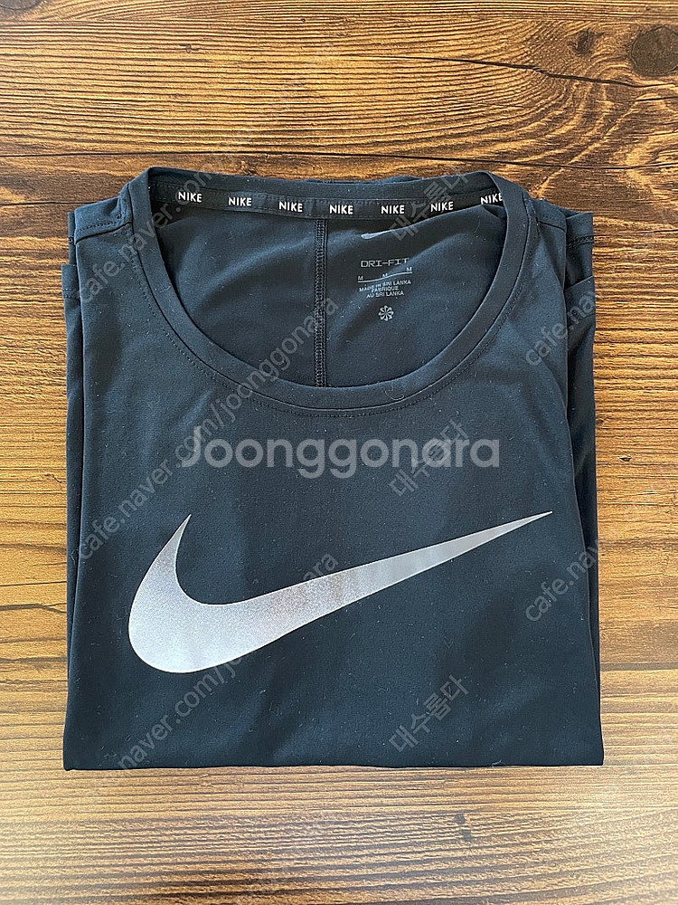 나이키 드라이핏 여성 반팔티 M--1
