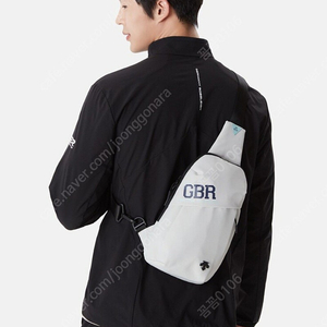 데상트 팀팩 슬링백