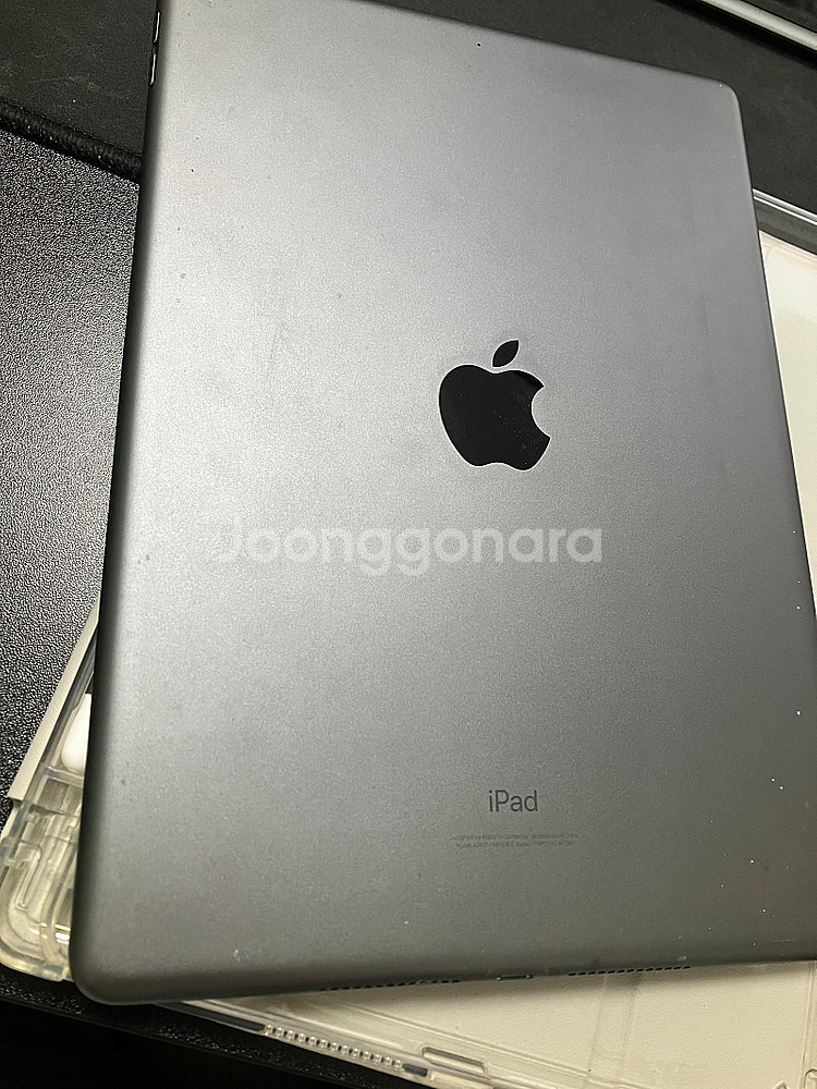 아이패드 7세대 그레이 32기가, 애플펜슬 1세대, 케이스 20만원에 팔아요--1