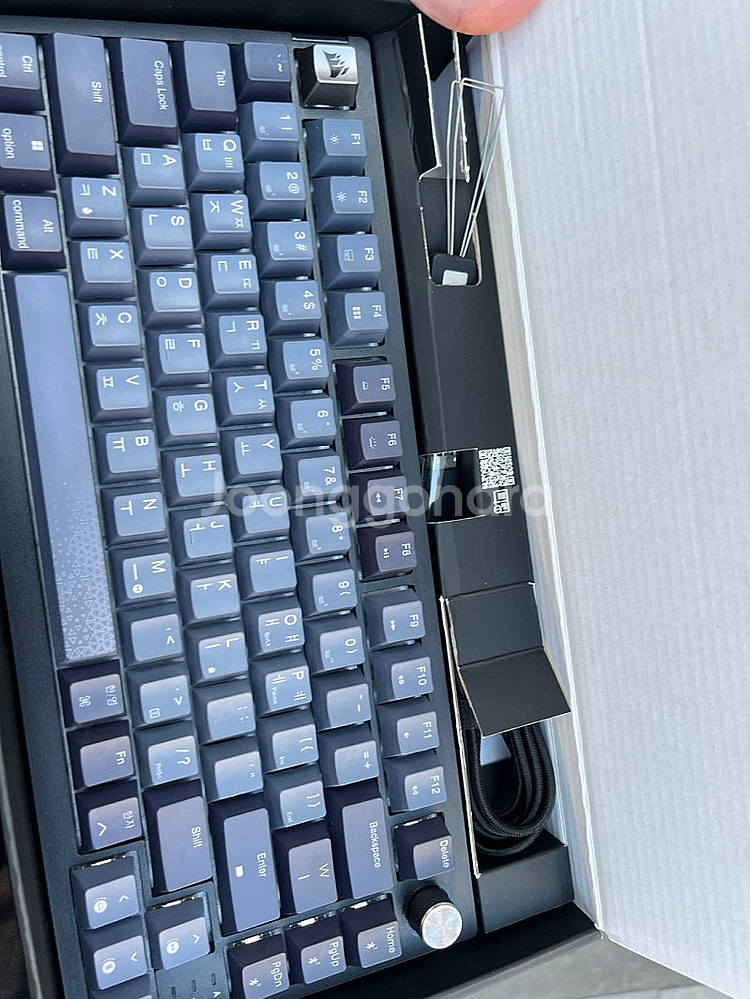 커세어 k65 플러스 와이어리스 유무선키보드 판매합니다...--0