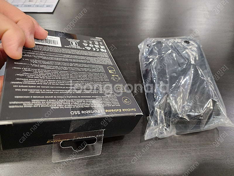 샌디스크 외장하드 익스트림 포터블 SSD 4TB--1
