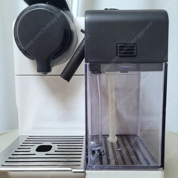 네스프레소 라티시마 터치 (기능 에스프레소,롱고,카푸치노,마키아토,플랫화이트,라떼) 이미지