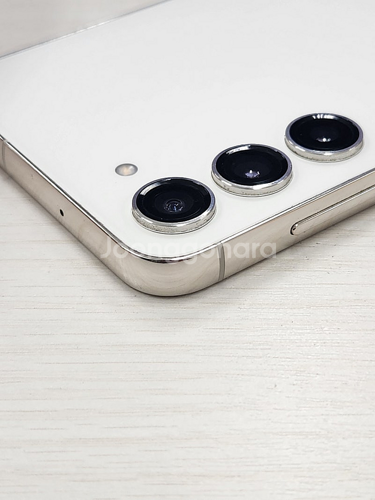 갤럭시 S23플러스 크림색상 256용량 새상품컨디션 초SS급 단말기 40만 판매합니다--6