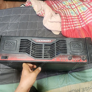 크라운 CE4000 중고 파워앰프를 팝니다.