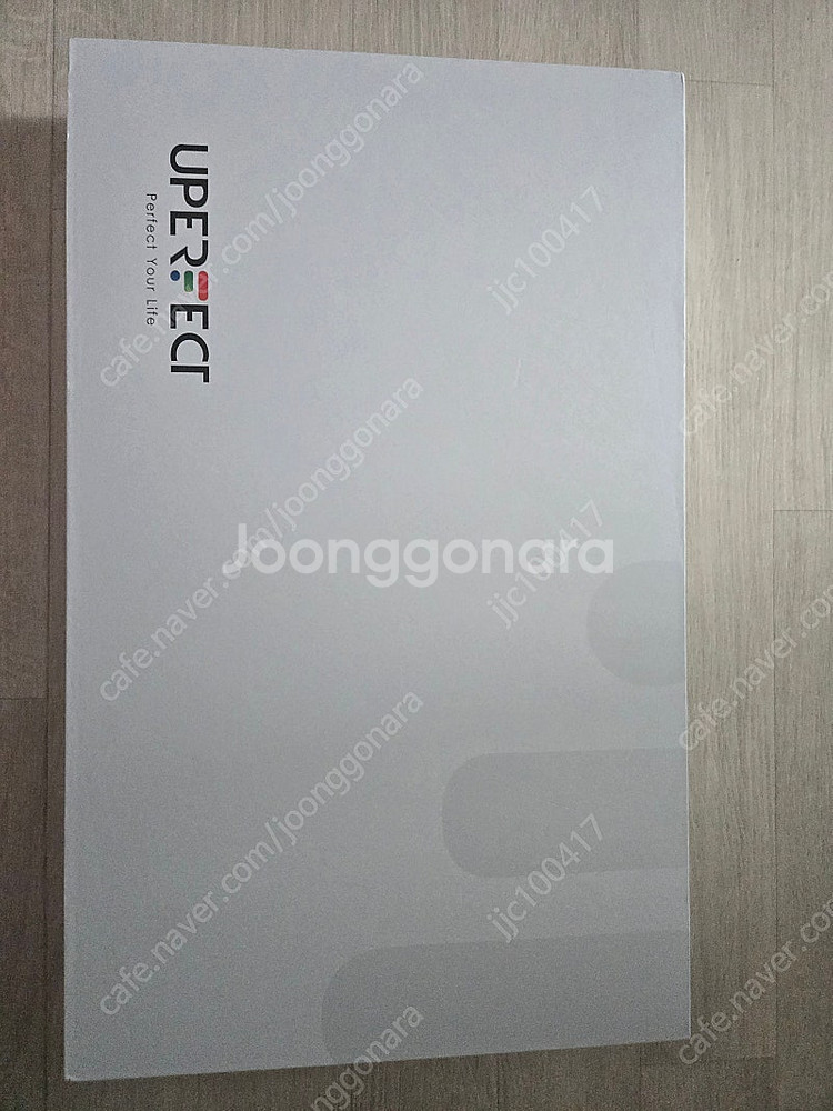 Uperfect 22인치 휴대용 모니터 팝니다--6