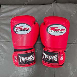 트윈스 복싱용 글러브 BGVLA1 10온스 판매합니다