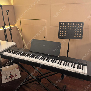 yamaha p-145 판매 (스탠드, 페달 포함)