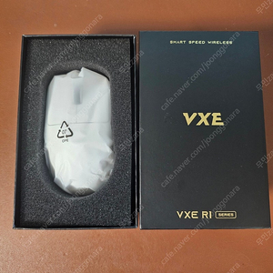 새제품) VXE 잠자리 마우스 R1 PRO MAX 초경량 게이밍 화이트