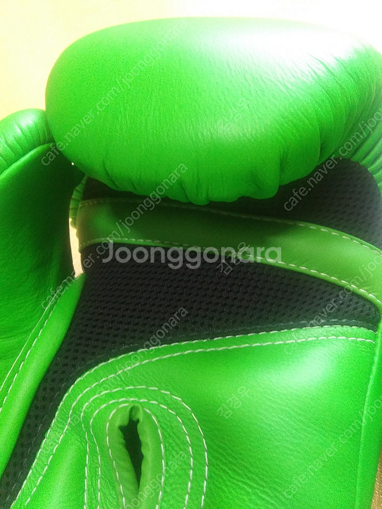 탑킹 글러브 12oz 판매합니다.--2