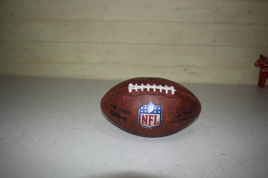 1 윌슨 NFL 오리지널 미식 축구공 THE DUKE 이미지
