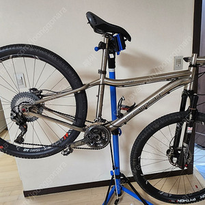 스캔 바모스 리미티드 XTR 티타늄 산악자전거 MTB 판매합니다.