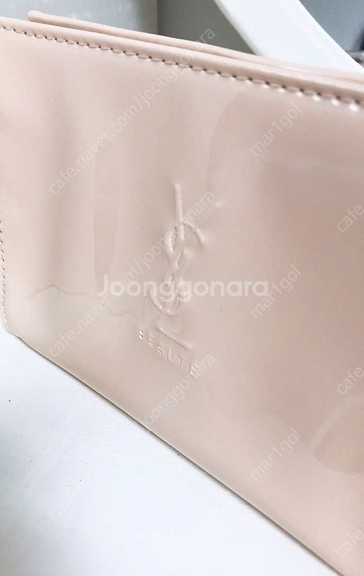 입생로랑 로지 핑크 파우치--3
