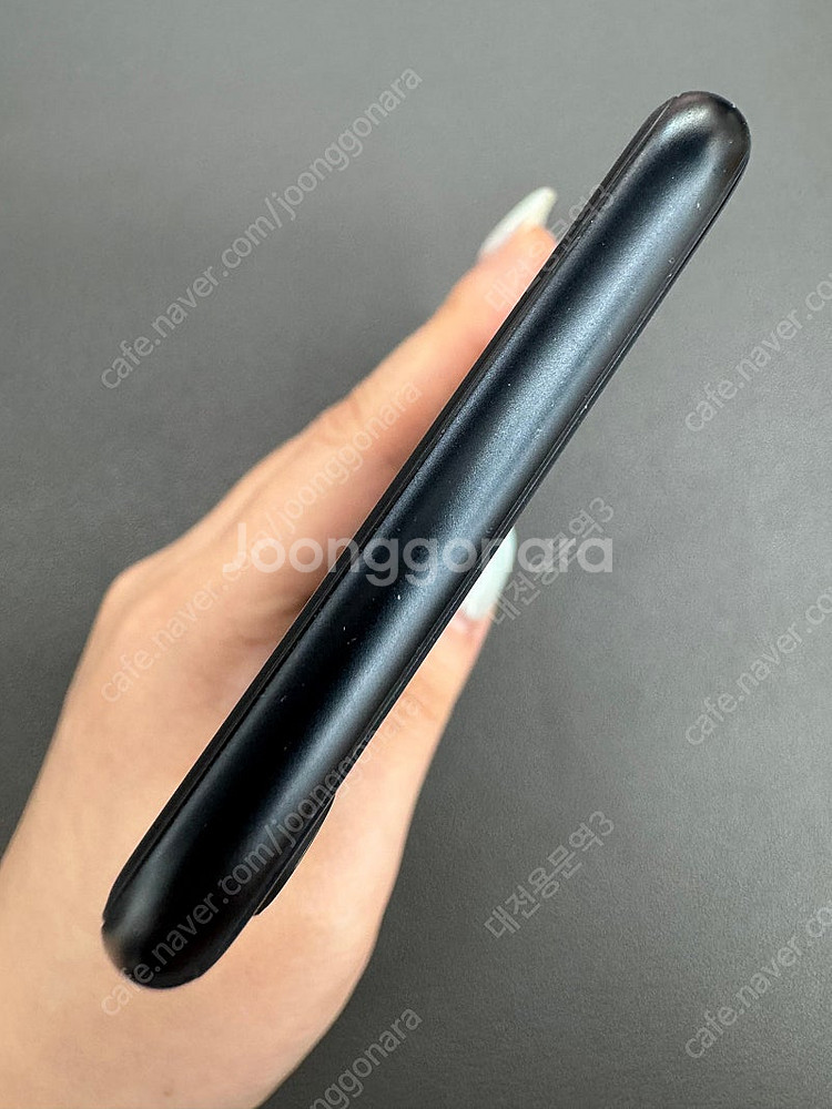 077428 아이폰SE3 블랙 64G 판매합니다--2