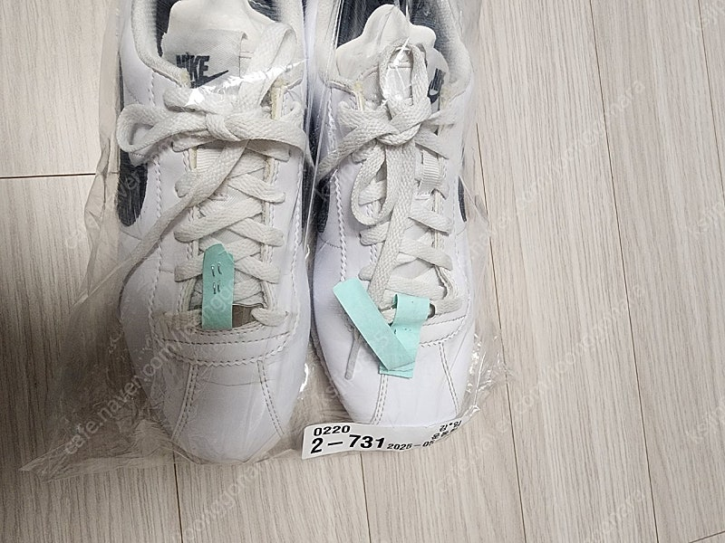 나이키 주니어 코르테즈 흰검 235mm 이미지