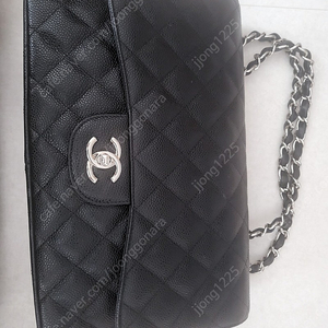 샤넬 클래식 라지 블랙 은장 캐비어 13번대