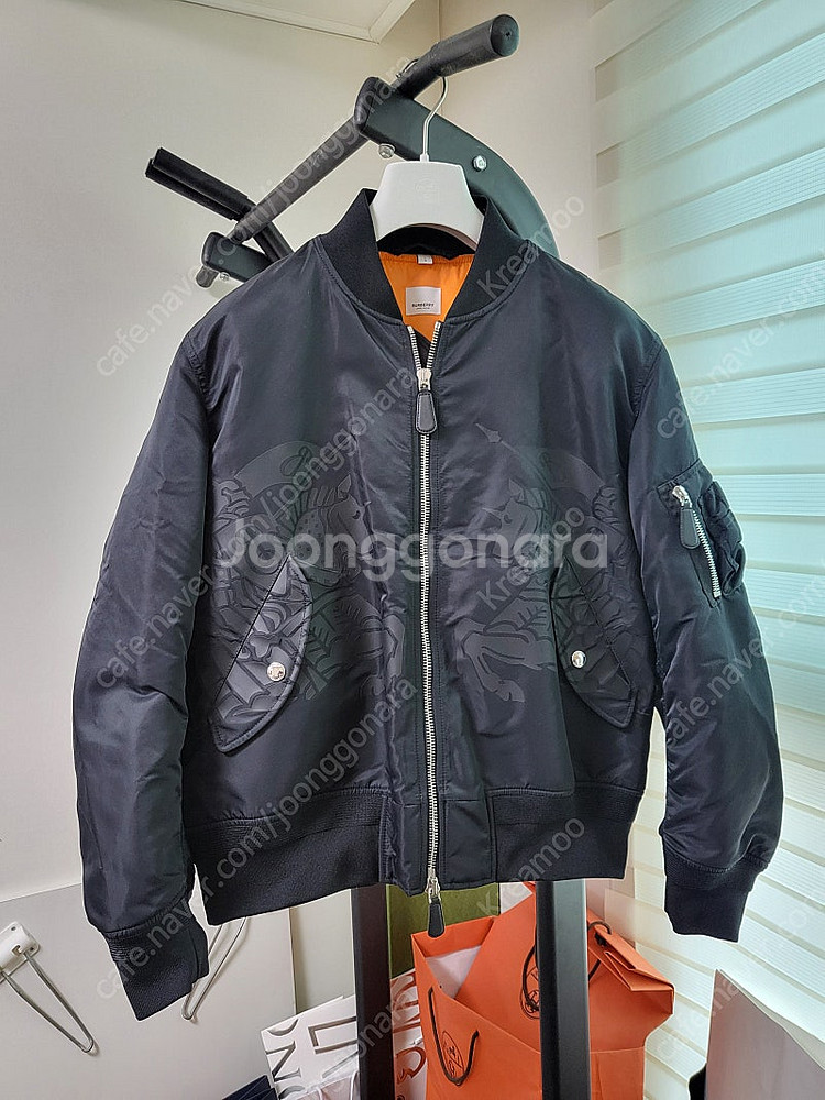 23SS 버버리 ekd 로고 봄버 자켓 L(새상품)--0