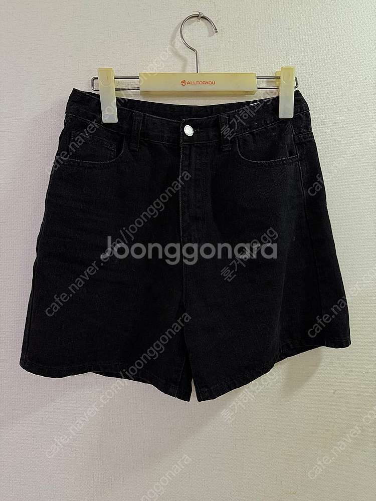 검정 반바지 M사이즈 15,000원--0