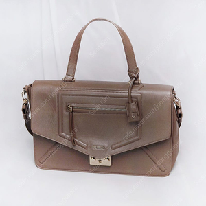 훌라 (FURLA) 엘리스 원핸들 클래식 패드락 플랩 레더 사첼백