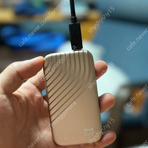 WD My Passport NVMe 외장 SSD 1TB입니다.