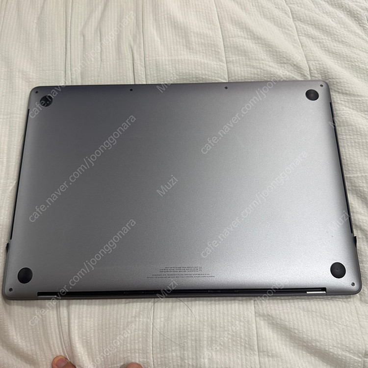 맥북프로 2018 15인치 고급형 이미지