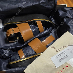 정품 Marni 마르니 플랫폼 가죽 샌들 37 새상품