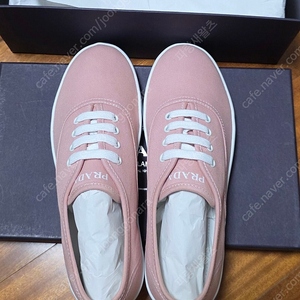 정품 Prada 프라다 캔버스 스니커즈 핑크 37 새상품