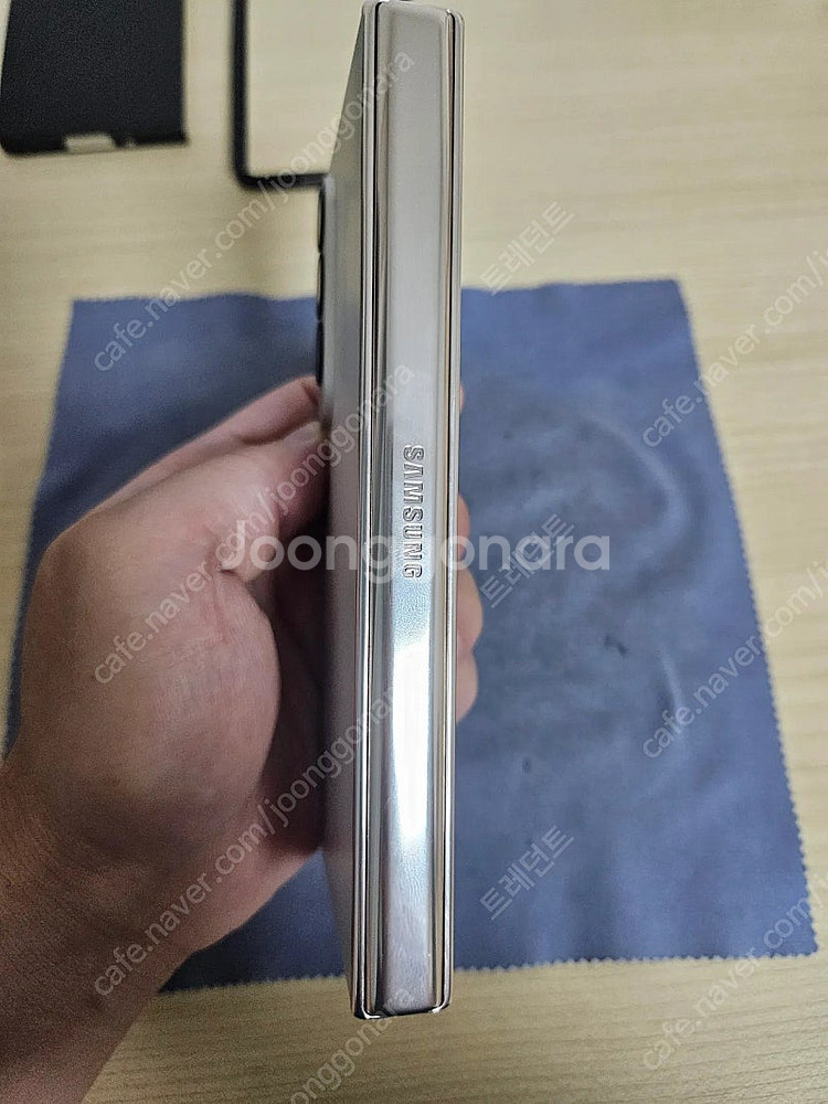 갤럭시 폴드4 512G 자급제 베이지--1